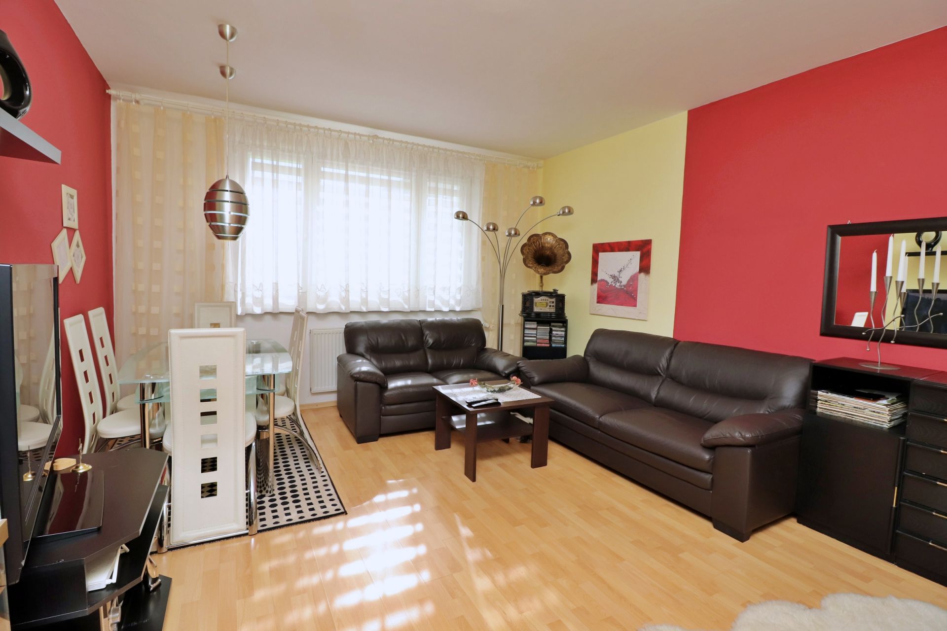 PREDANÝ: 3-izbový čiastočne obnovený byt s lodžiou, ul. J. Czauczika, Levoča
