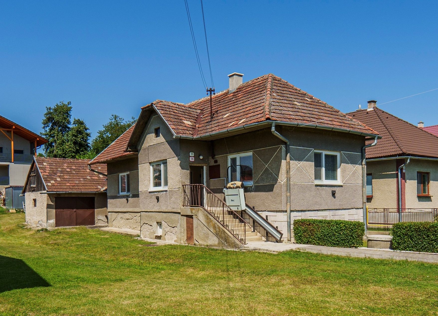 PREDANÉ: Rodinný dom s garážou, rovinatým pozemkom, Granč-Petrovce, okr. Levoča