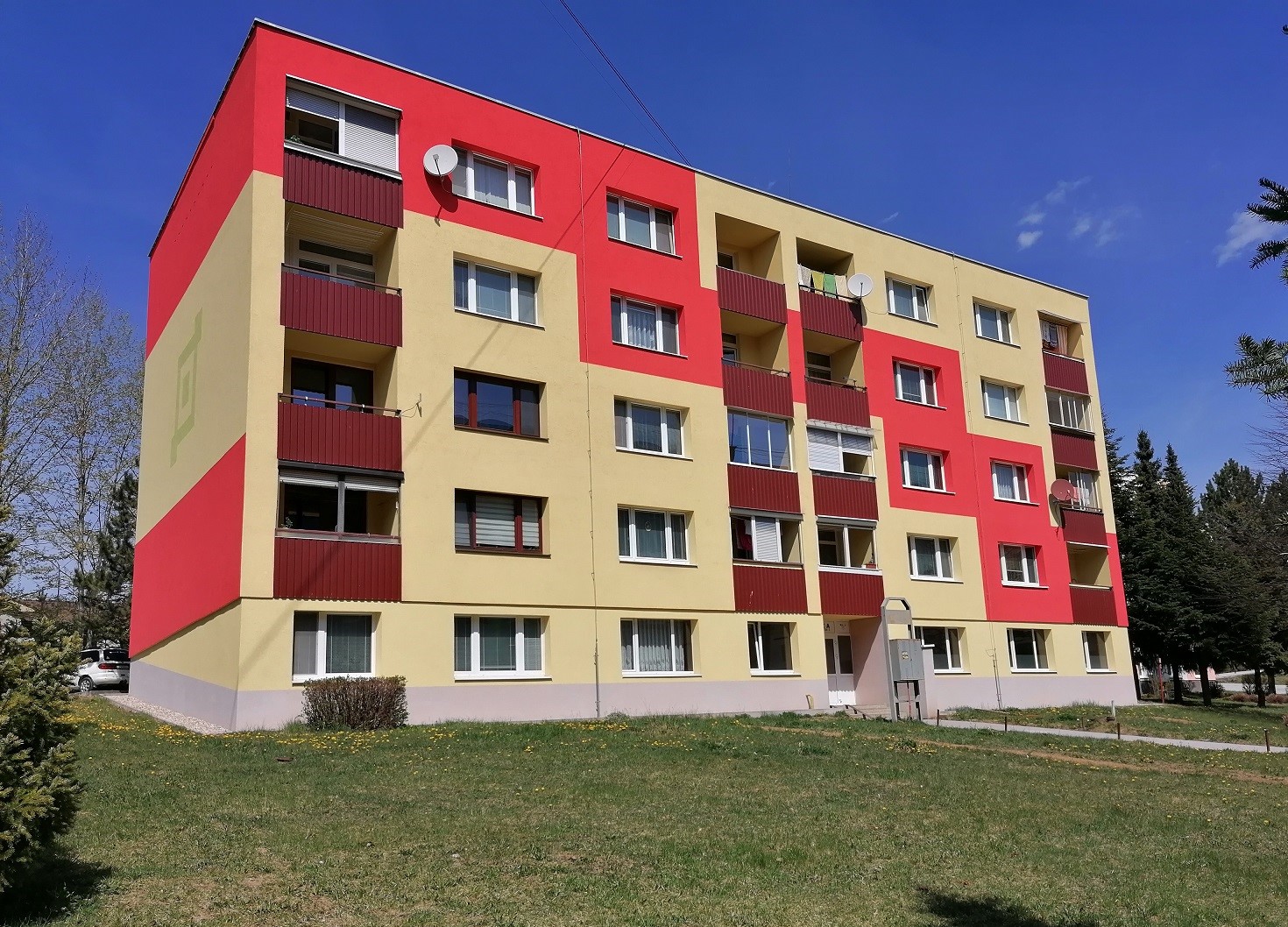 PREDANÝ: 1-izbový nadrozmerný byt, sídl. Západ, Levoča, 48m2