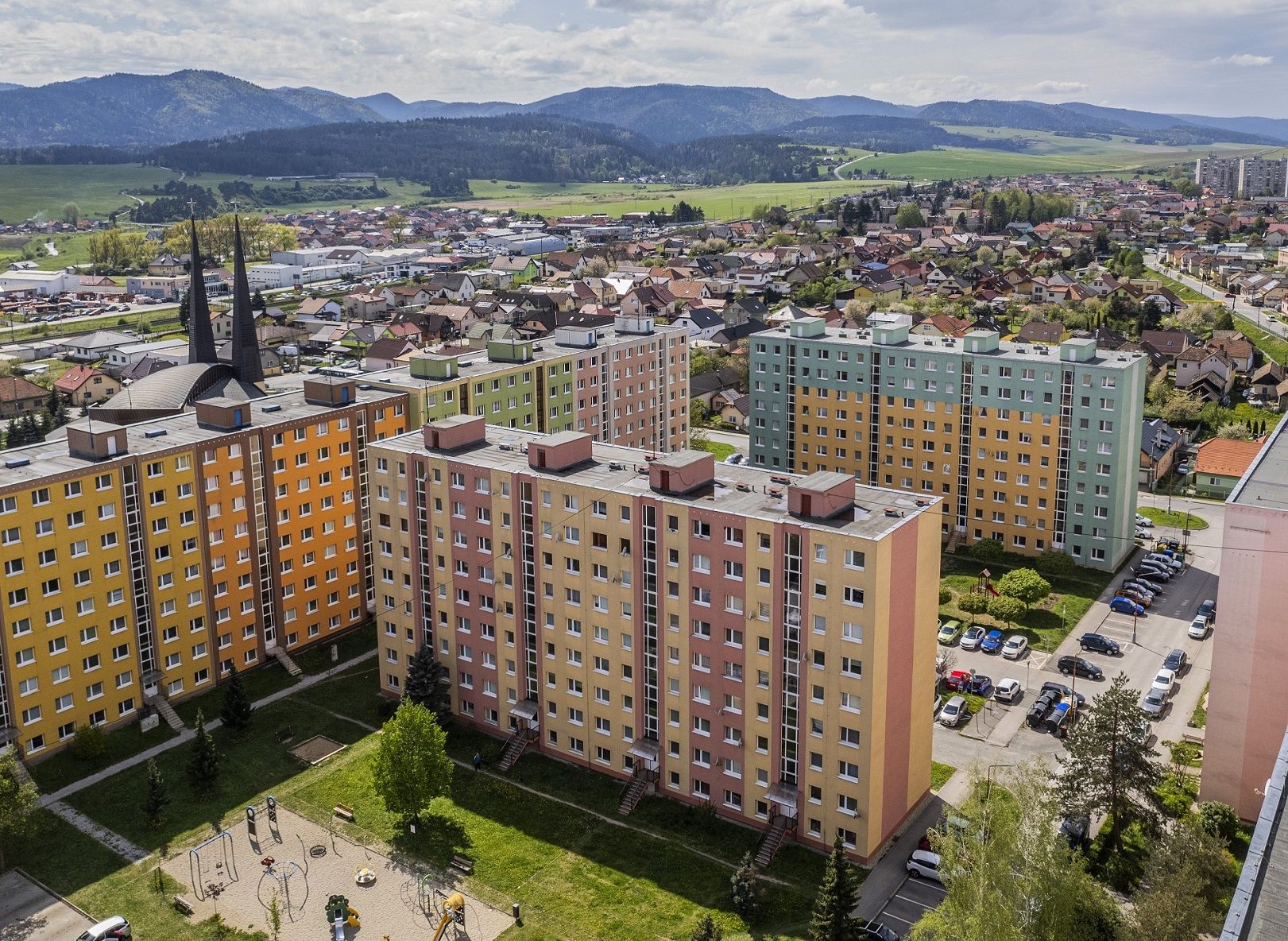 PREDANÝ: 3-izbový byt s lodžiou, Hrnčiarska ul., sídlisko Západ, Spišská Nová Ves