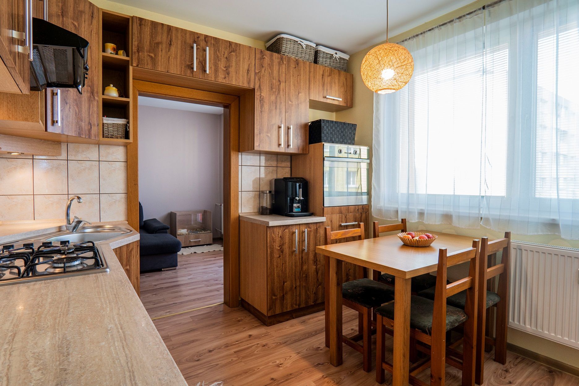 NA PREDAJ: 4-izbový kompletne zrenovovaný byt s lodžiou na sídlisku Západ v Levoči, 81 m2