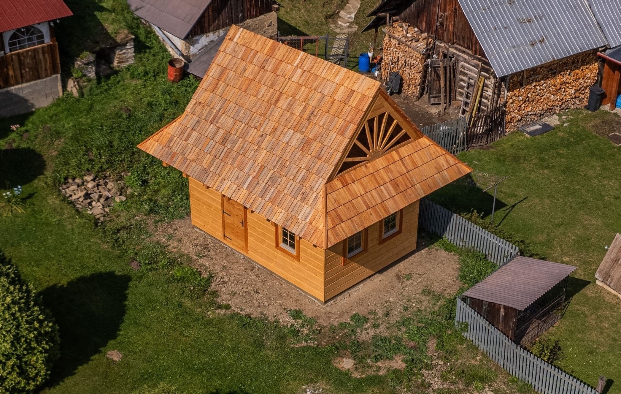 NA PREDAJ : Novostavba celodrevenej chatky s pozemkom v osobnom vlastníctve, Nižné Repaše, okres Levoča