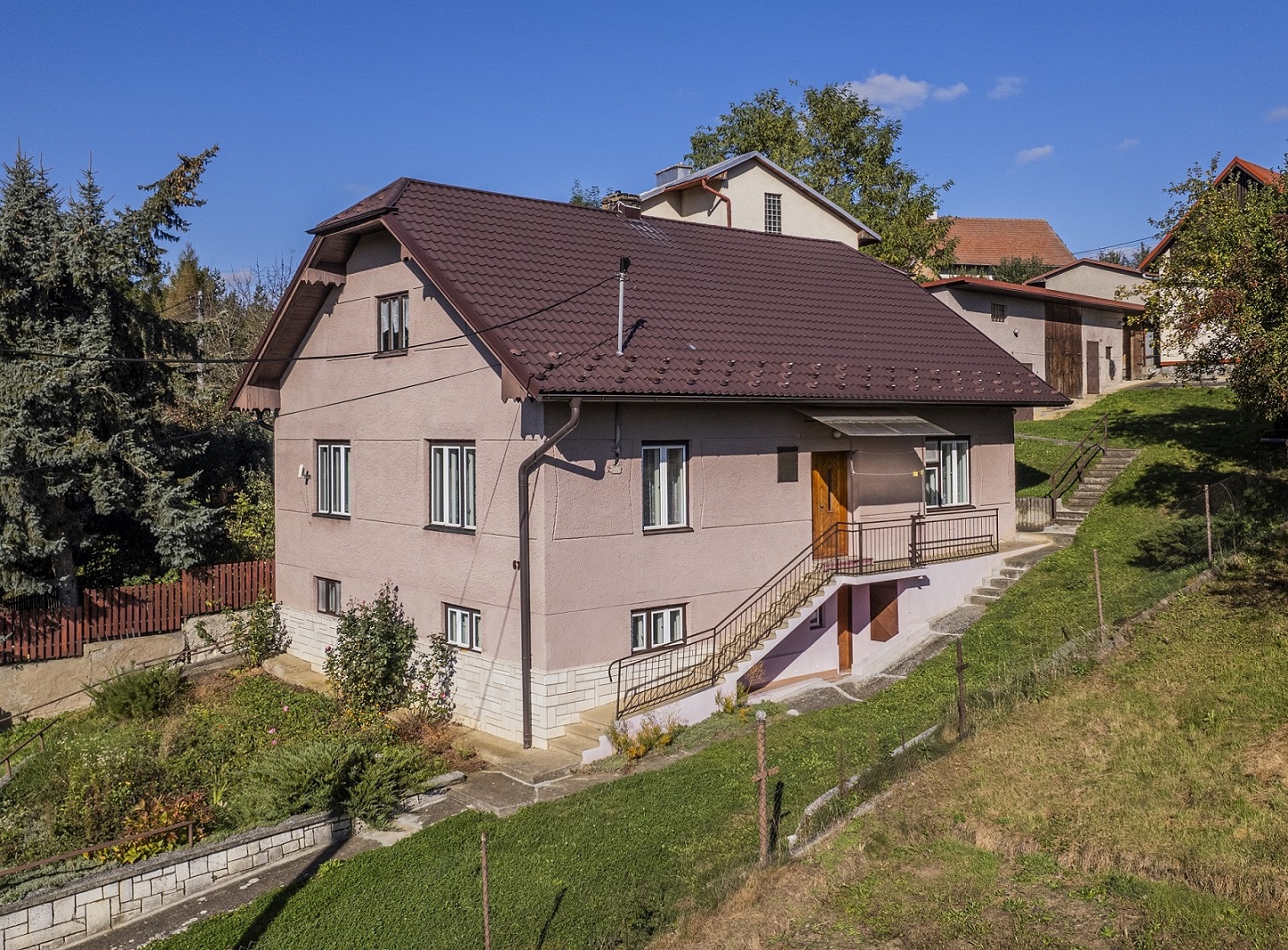 REZERVOVANÝ: Rodinný dom s príslušenstvom, pozemok 838 m2, Domaňovce, okr. Levoča