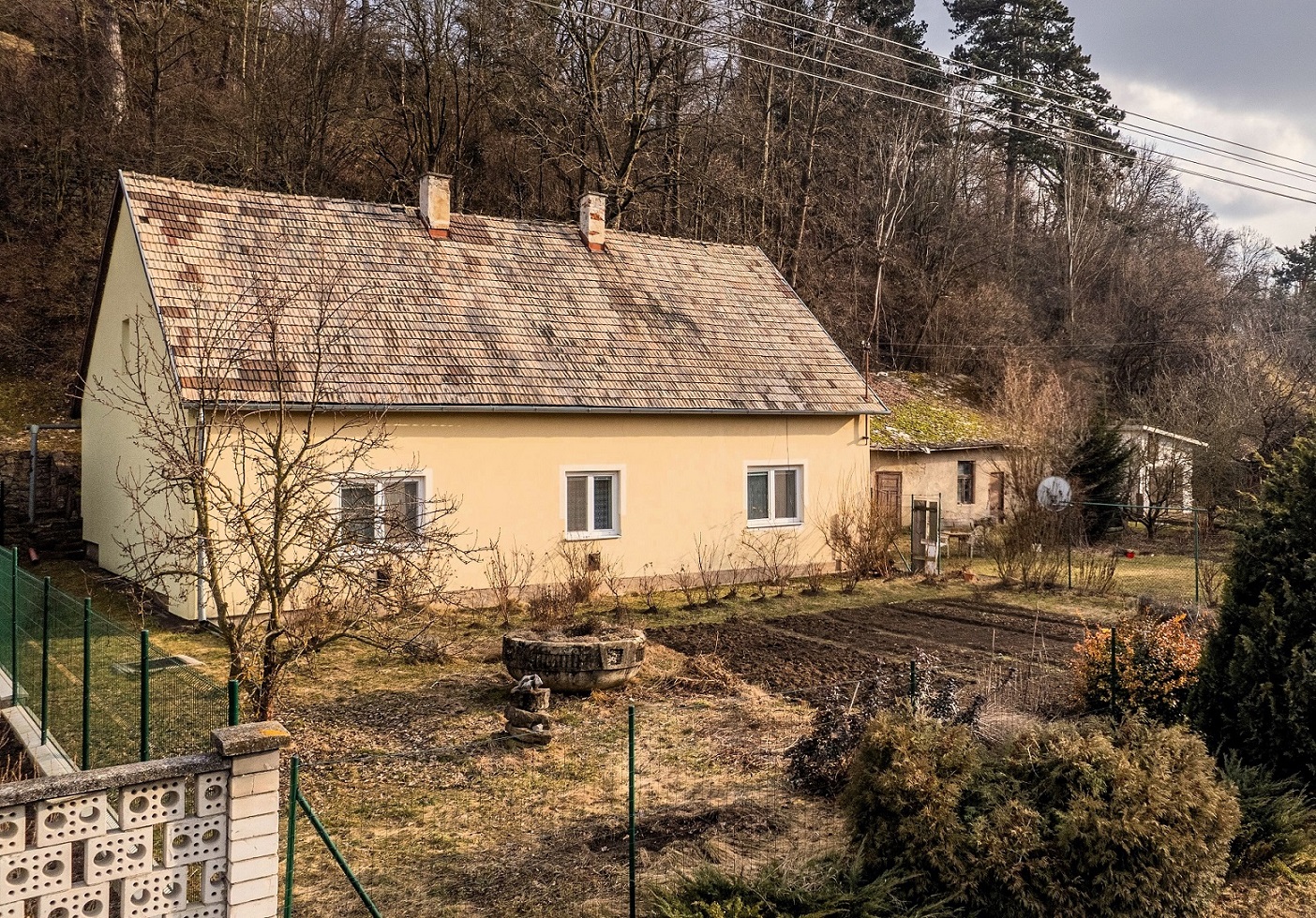 NA PREDAJ: Rodinný dom s veľkým pozemkom, Potočná ulica, Levoča, rozloha pozemku 3976 m2