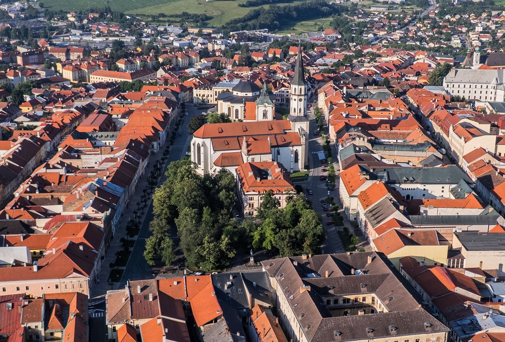 NA PREDAJ: Rodinný poschodový dom s átriom, Ružová ulica, Levoča