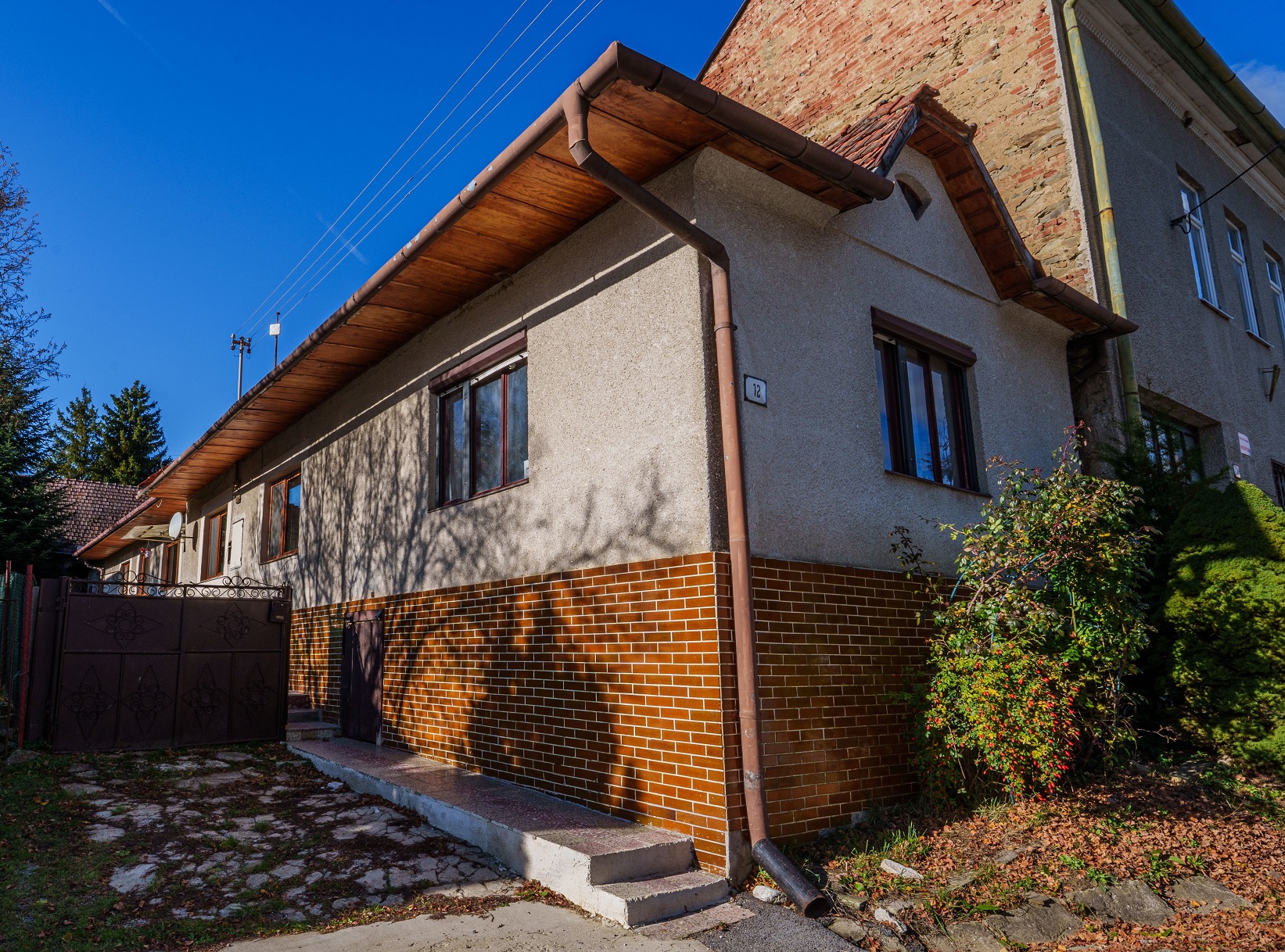 NA PREDAJ:  Rodinný zrenovovaný dom s príslušenstvom a záhradou Ordzovany, okres Levoča, pozemok o rozlohe 574 m2