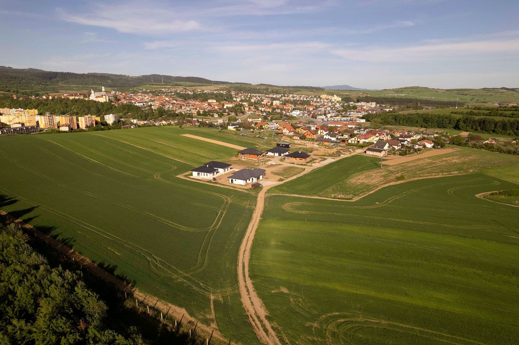 PREDANÝ: Pozemok o rozlohe 1346 m2, Levoča, nad Lomnickou ulicou, orná pôda