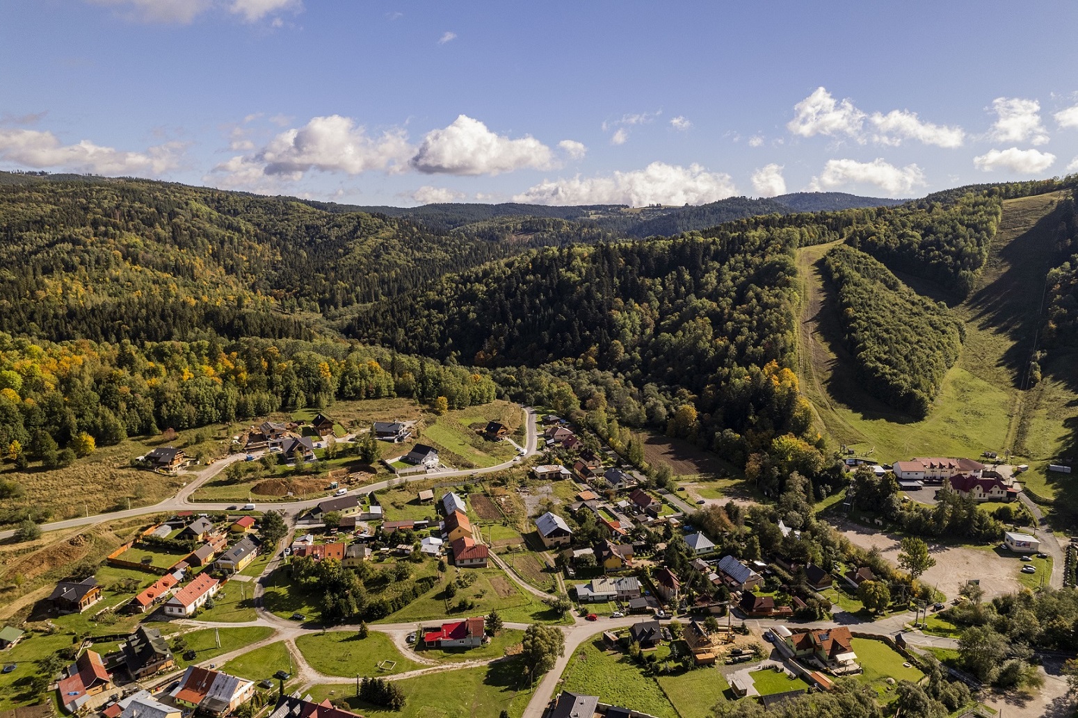 NA PREDAJ: Stavebný pozemok, Levoča – Levočská dolina, Slnečná úboč, plocha celkom 1150 m2
