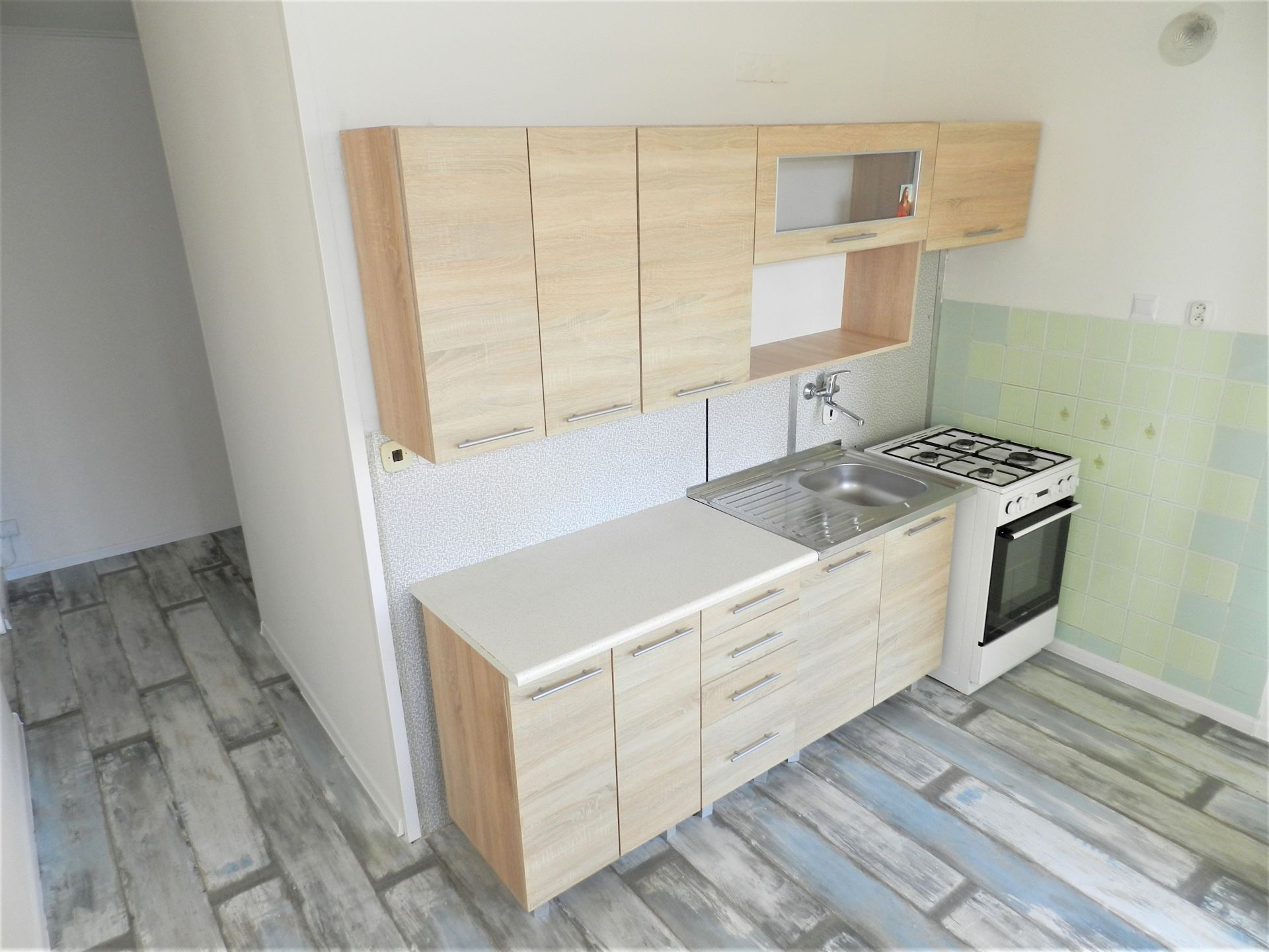 PRENAJATÝ: 1-izbový byt, blízko centra, Spišská Nová Ves, 46m2, 3. posch., 2 lodžie