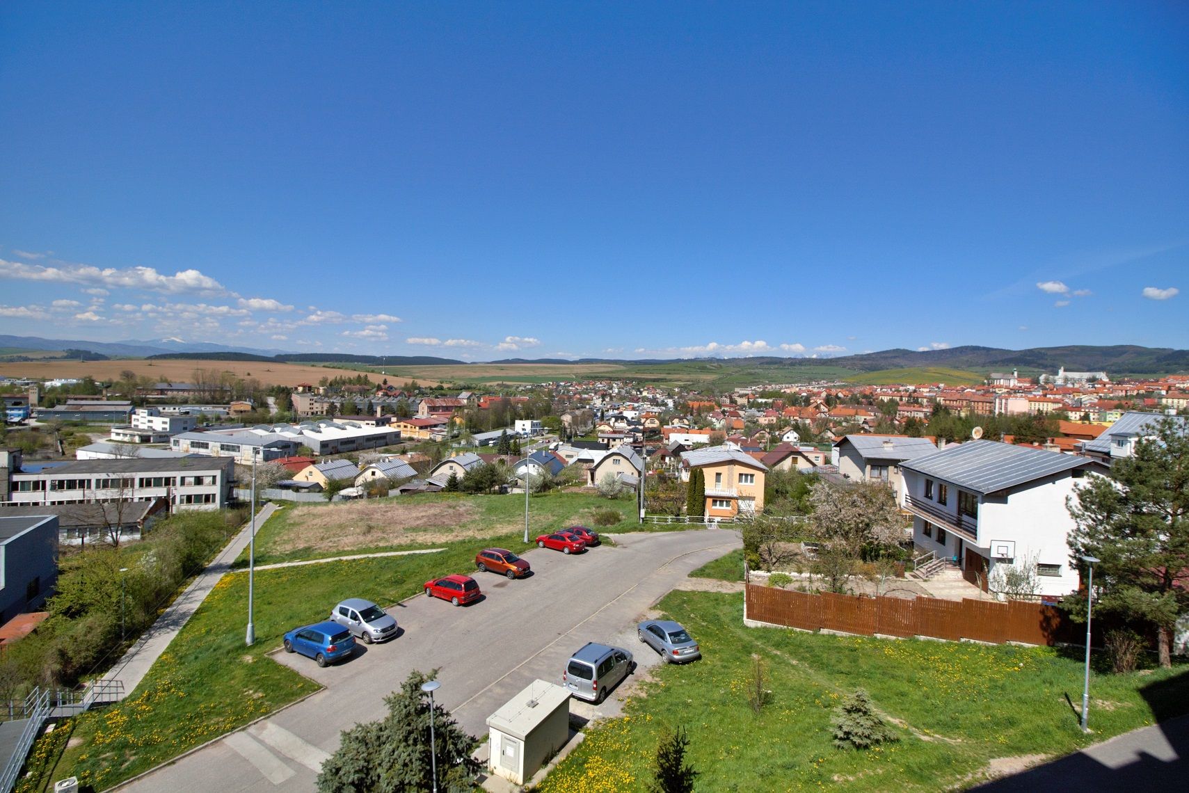 PREDANÝ: 2-izbový čiastočne zrenovovaný byt s lodžiou, ulica Pod vinicou, Levoča