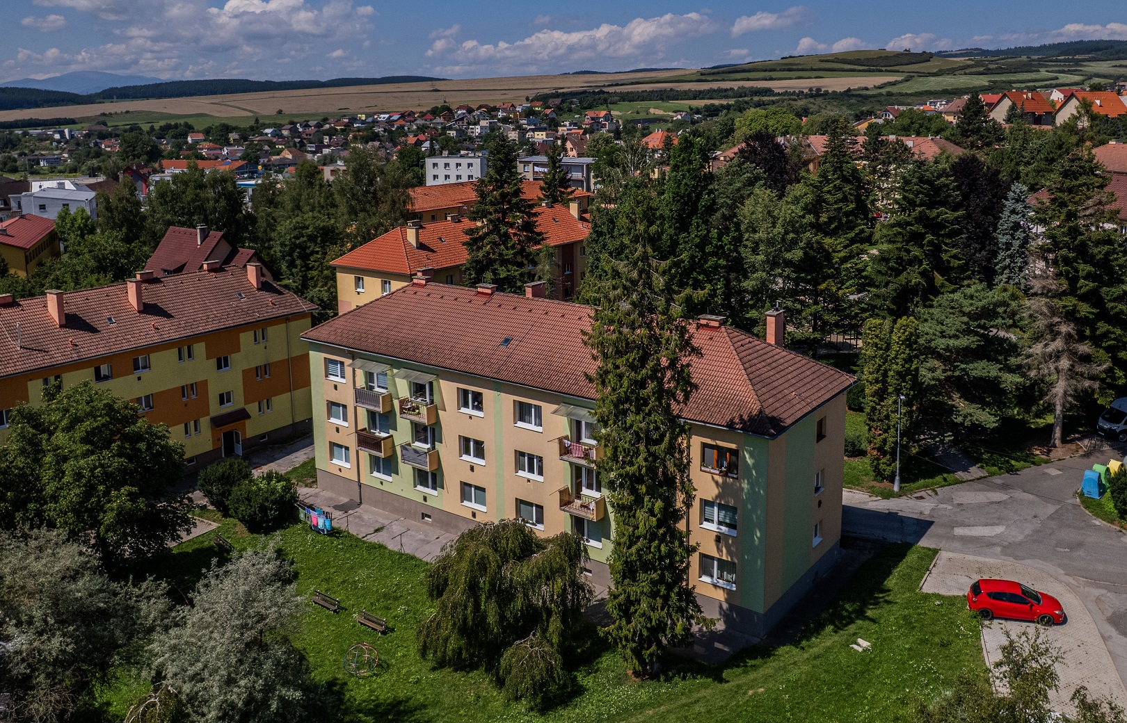 PREDANÝ: 2-izbový vnútorný byt s balkónom, vlastným kúrením a ohrevom vody, Levoča, sídl. Rozvoj