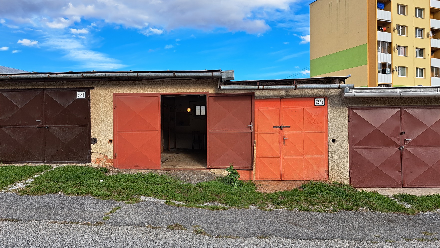 PREDANÁ: Radová prízemná garáž, Levoča, sídlisko Západ, 19 m2