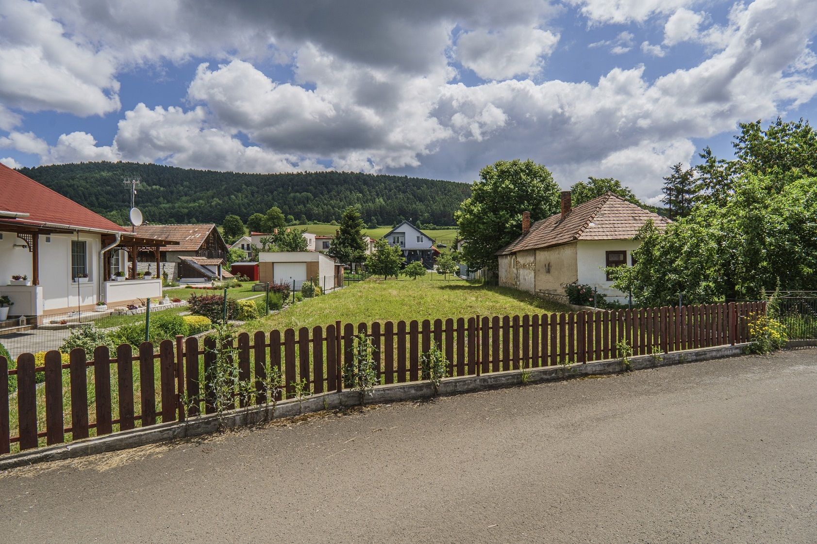 PREDANÝ: Stavebný rovinatý pozemok, Granč-Petrovce, okr. Levoča, rozloha 689 m2