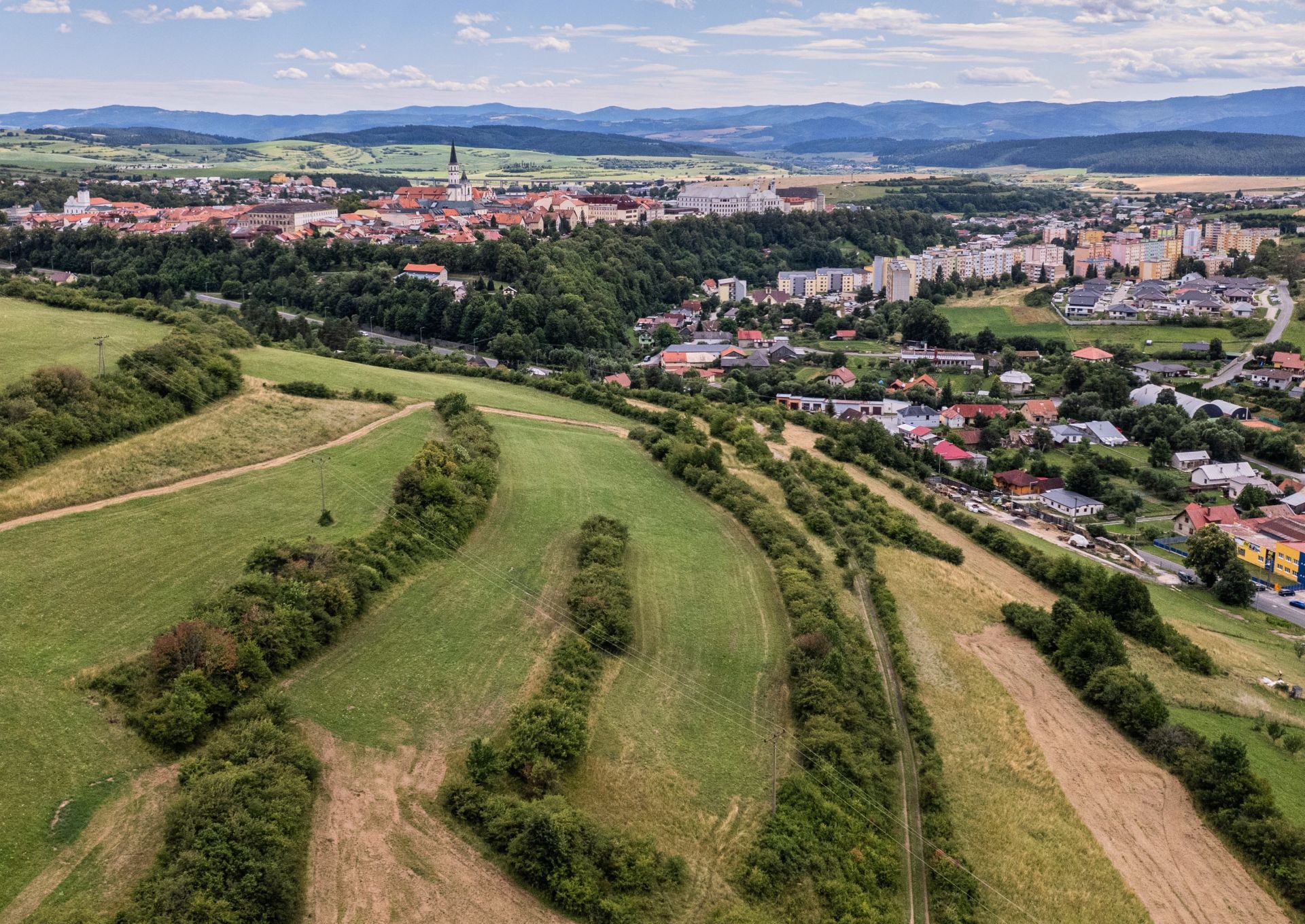 NA PREDAJ: Pozemky na ovocný sad či iné poľnohospodárske využitie, 12800 m2, Kežmarská cesta, Levoča