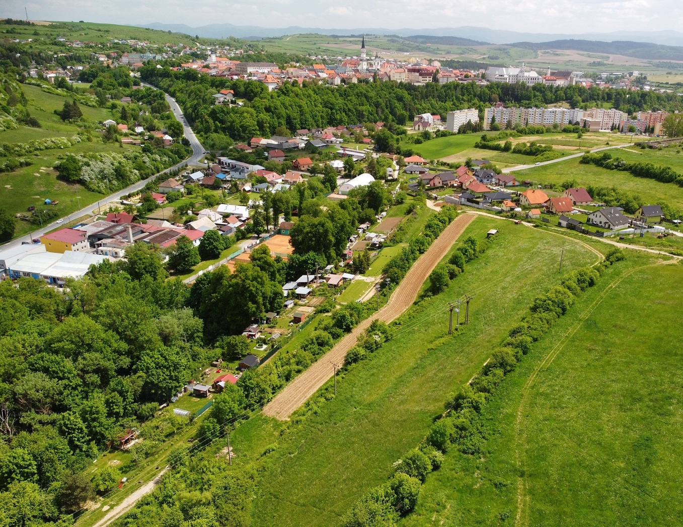 PREDANÝ: Pozemok o rozlohe 10163 m2 na rôzne účely, Levoča