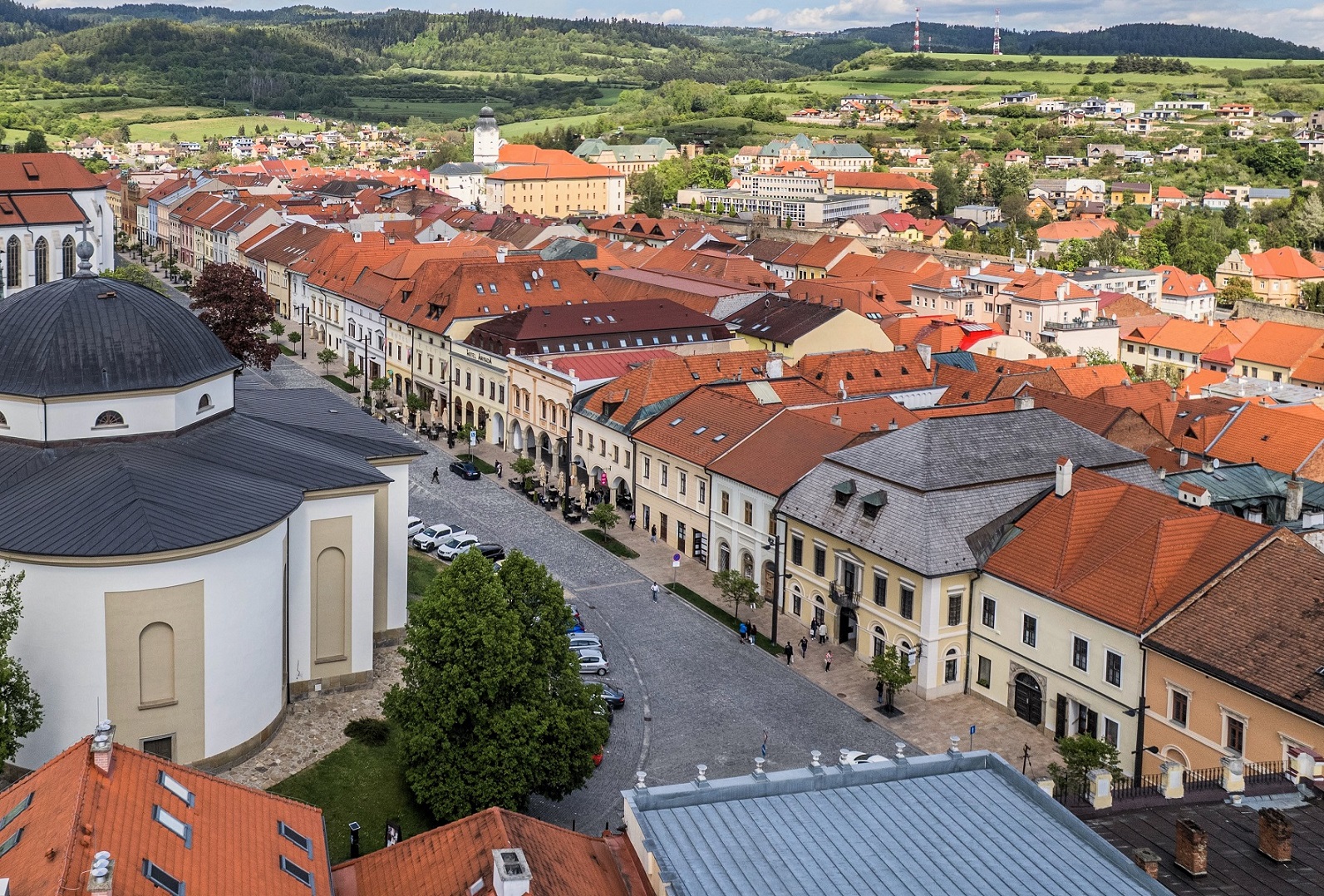 NA PRENÁJOM: Nebytové zrenovované priestory, Námestie Majstra Pavla, Levoča, 180 m2