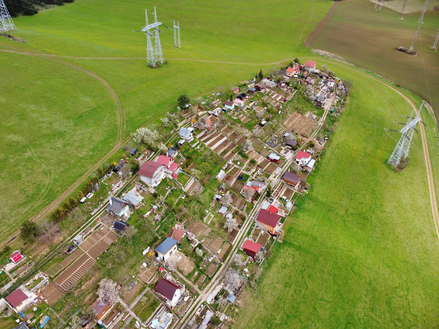 PREDANÁ: Slnečná záhrada s  rozlohou 375 m2, Spišská Nová Ves, Iliašovská cesta