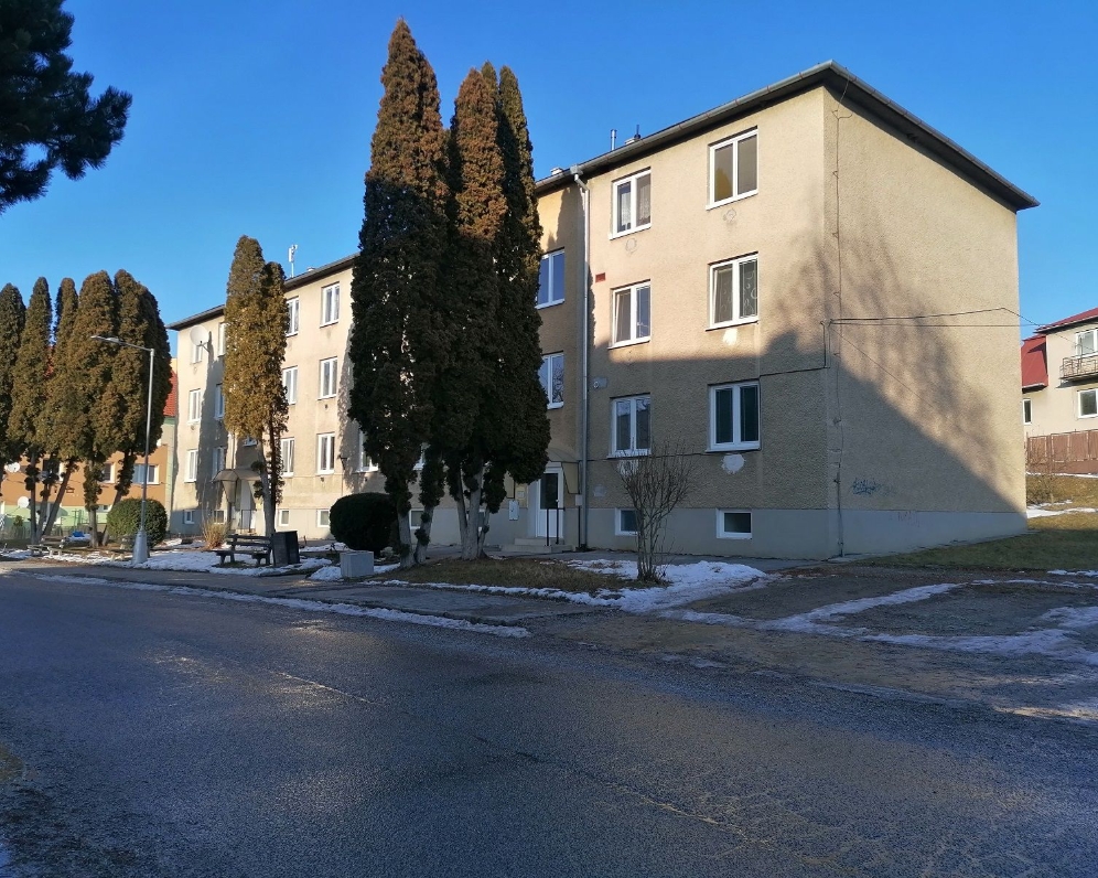 PREDAJ: 1-izbový byt v Levoči, Železničný riadok, 1/3 poschodie, 36 m2