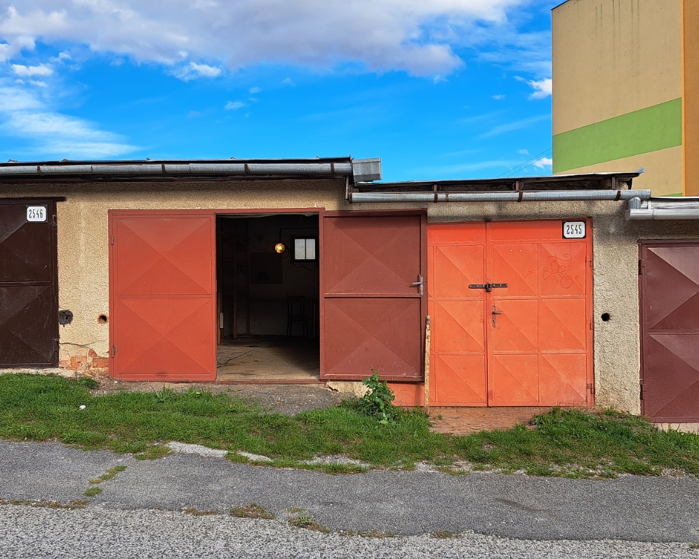 PREDANÁ: Radová prízemná garáž, Levoča, sídlisko Západ, 19 m2