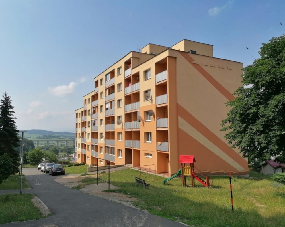 PREDANÝ: 1-izbový čiastočne zrenovovaný byt s lodžiou, ulica Pod vinicou, Levoča