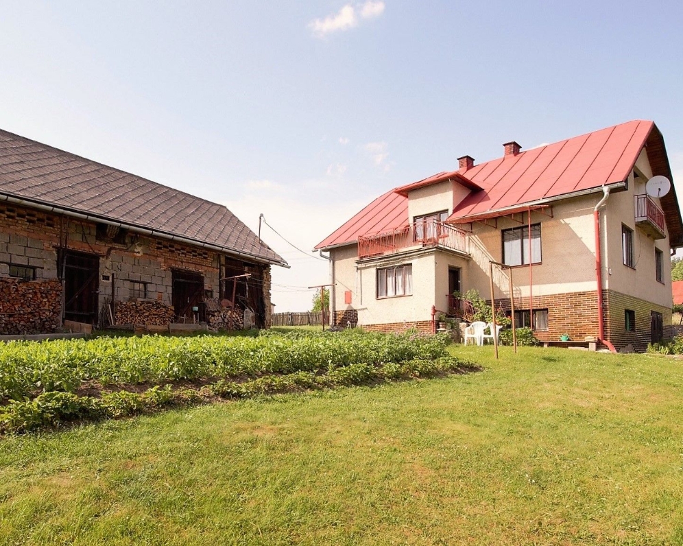 PREDANÉ: Rodinný dom v Uloži, s vlastným rovinatým pozemkom o celkovej rozlohe 1331 m2, okres Levoča